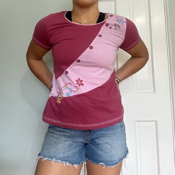 adorable multicolored pink tee with floral embroidery by giahoi !! - Picture 4 of 8